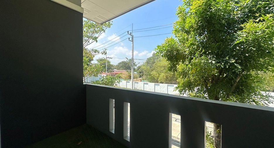 Casa en alquiler de 3 habitaciones en Bang Lamung, Chonburi