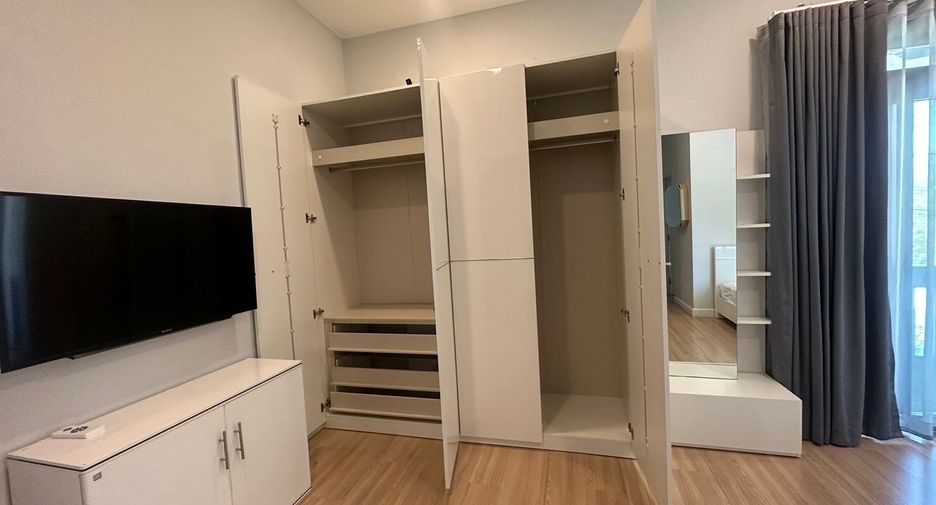 Casa en alquiler de 3 habitaciones en Bang Lamung, Chonburi