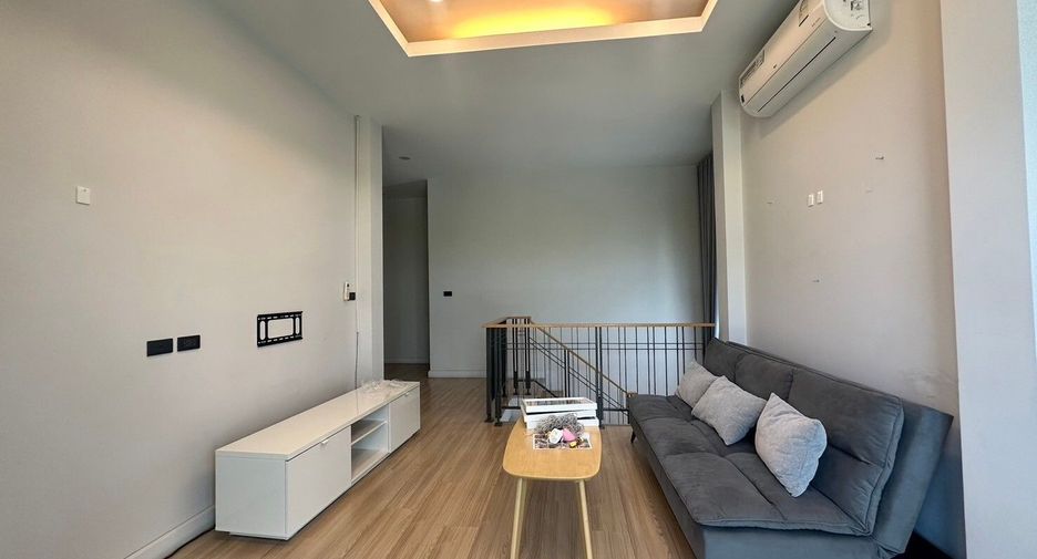 Casa en alquiler de 3 habitaciones en Bang Lamung, Chonburi