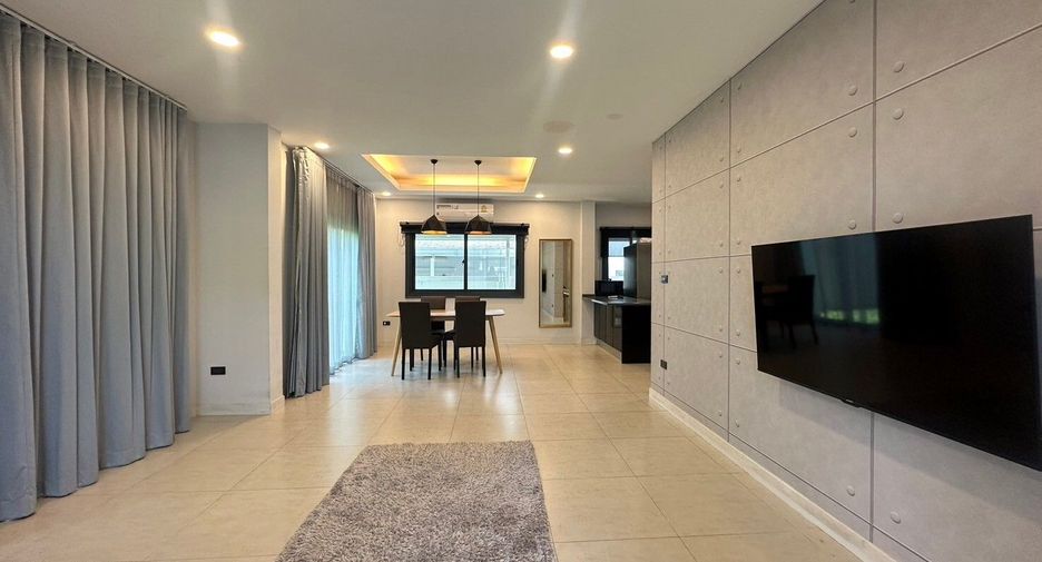 Casa en alquiler de 3 habitaciones en Bang Lamung, Chonburi