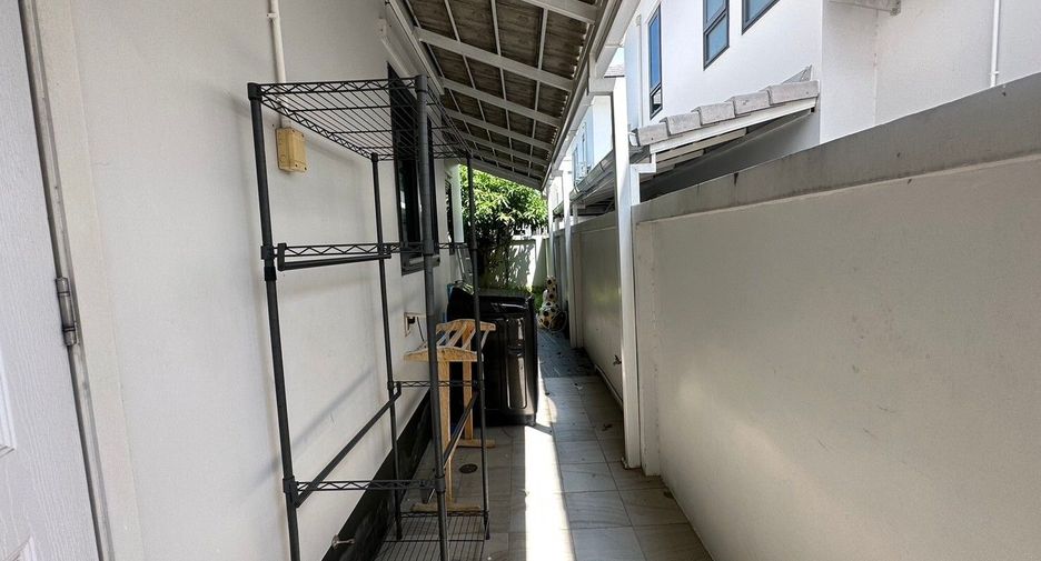 Casa en alquiler de 3 habitaciones en Bang Lamung, Chonburi