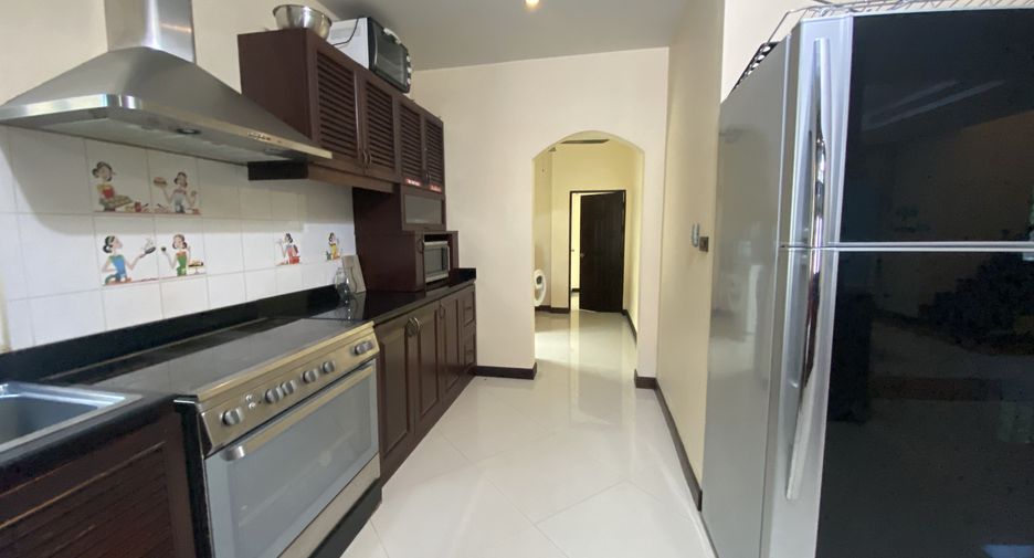 For sale 5 bedrooms villa in Kathu, Phuket