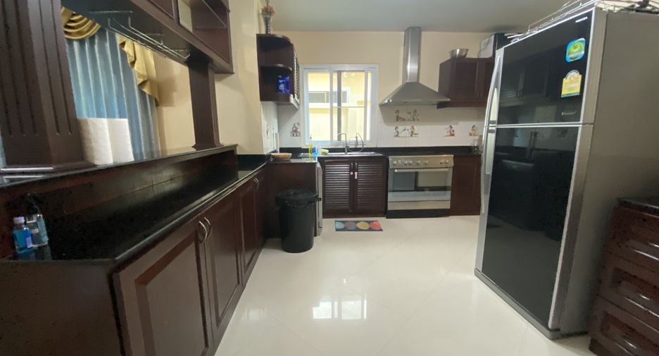 For sale 5 bedrooms villa in Kathu, Phuket