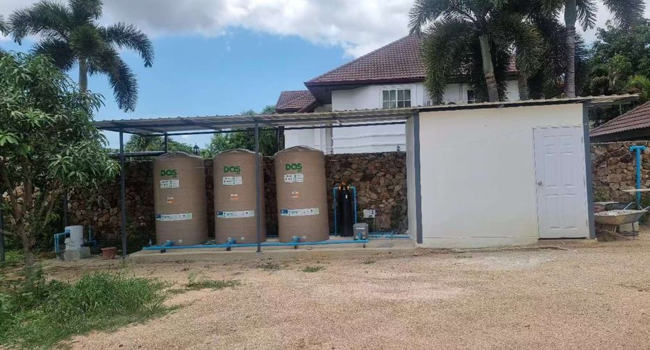 For rent 4 bedrooms villa in Bang Lamung, Chonburi
