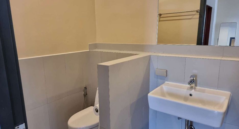 For rent 4 bedrooms villa in Bang Lamung, Chonburi