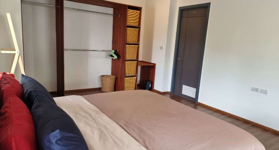 For rent 4 bedrooms villa in Bang Lamung, Chonburi