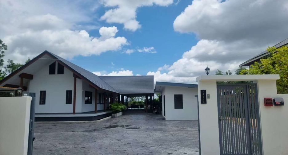 For rent 4 ベッドルーム villa in Bang Lamung, Chonburi