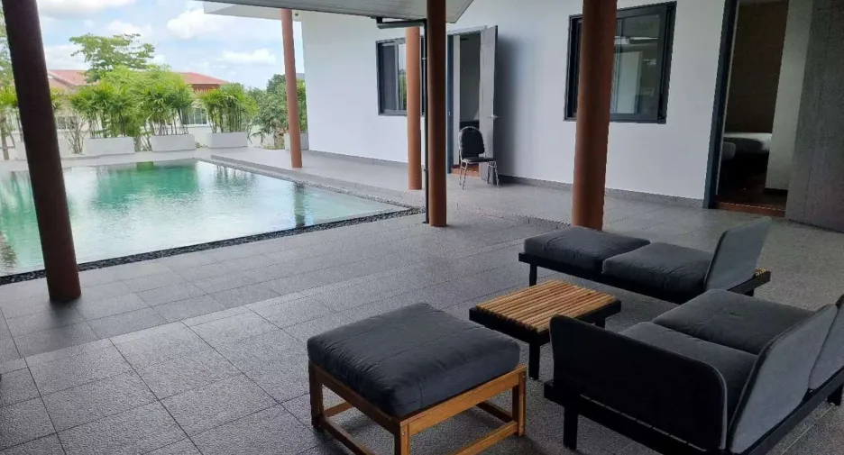For rent 4 ベッドルーム villa in Bang Lamung, Chonburi