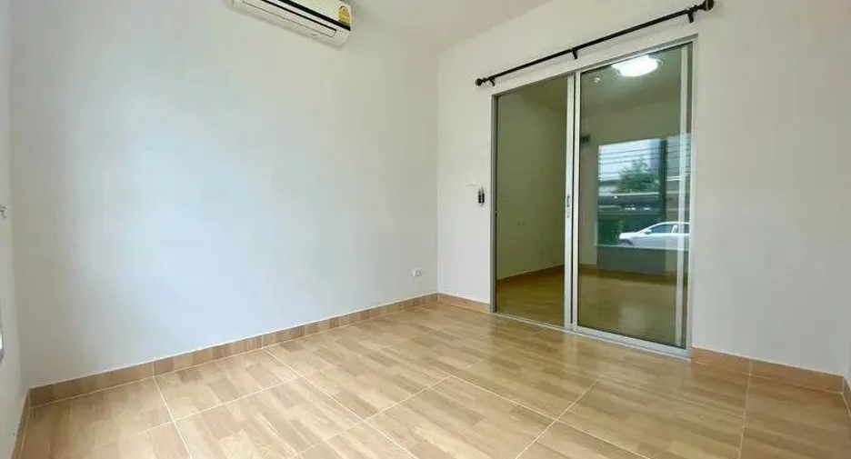 For sale 1 bed condo in Lam Luk Ka, Pathum Thani