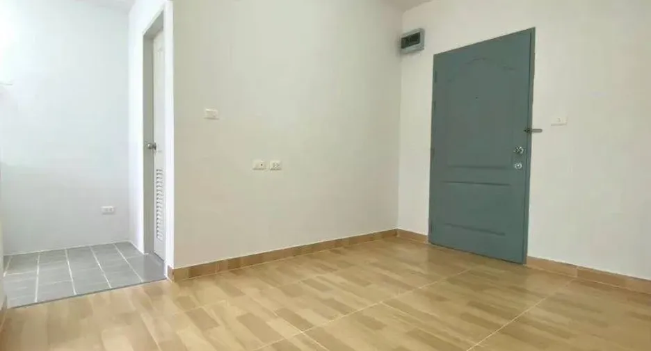 For sale 1 bed condo in Lam Luk Ka, Pathum Thani