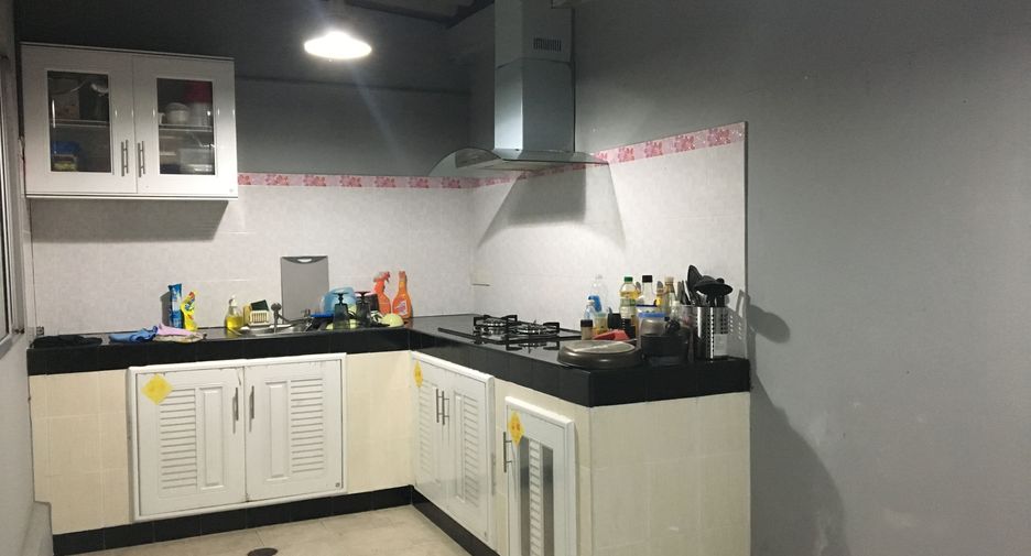 For sale 3 bedrooms townhouse in Prawet, Bangkok