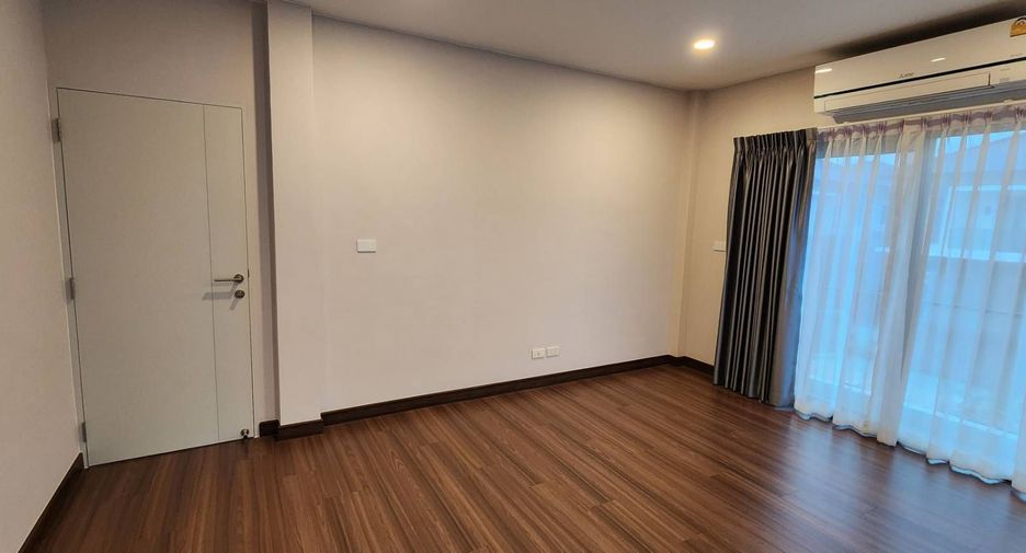 Casa en venta de 4 habitaciones en Thawi Watthana, Bangkok
