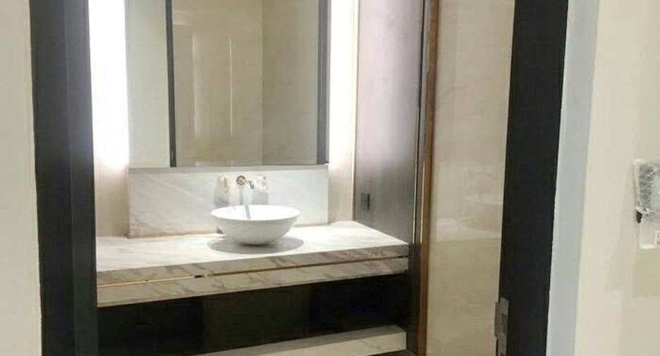 For sale 3 bedrooms house in Taling Chan, Bangkok