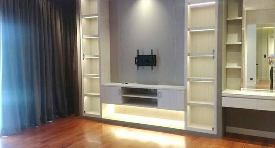 For sale 3 bedrooms house in Taling Chan, Bangkok