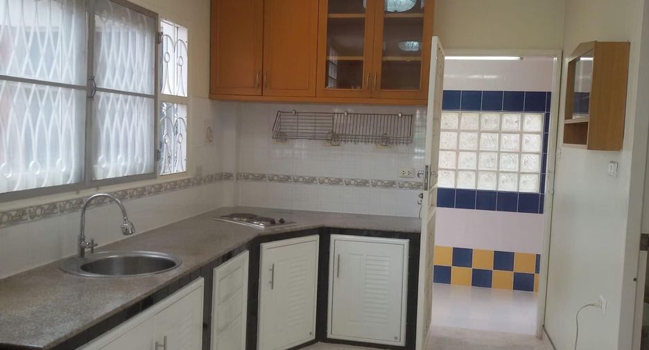 For rent 4 bedrooms house in Bang Lamung, Chonburi