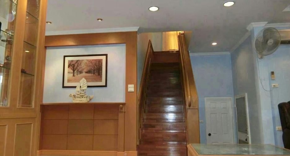 Haus zur Miete mit 4 Zimmer in Bang Lamung, Chonburi