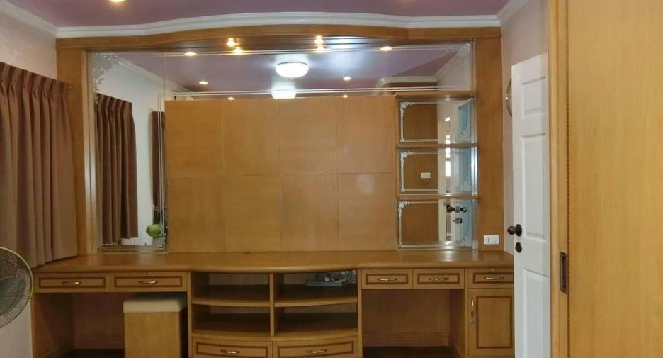 For rent 4 bedrooms house in Bang Lamung, Chonburi