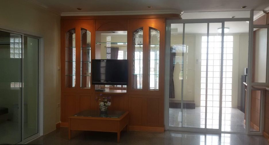 For rent 4 bedrooms house in Bang Lamung, Chonburi