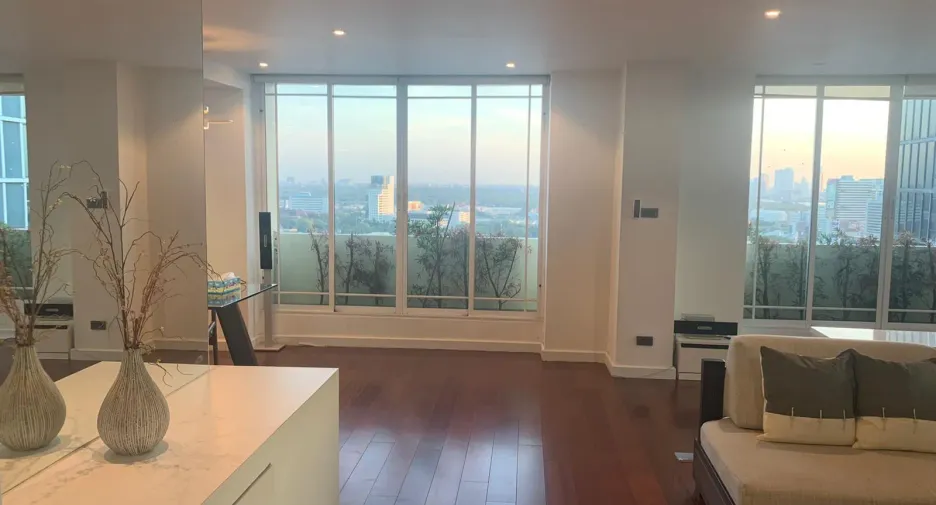 Wohnung zum Kauf und zur Miete mit 3 Zimmer in Khlong Toei, Bangkok