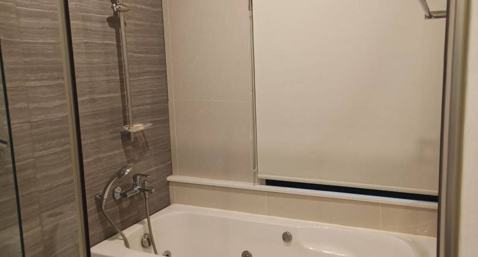 For sale 1 bed condo in Si Racha, Chonburi
