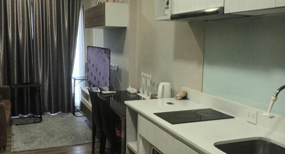 For sale 1 bed condo in Si Racha, Chonburi