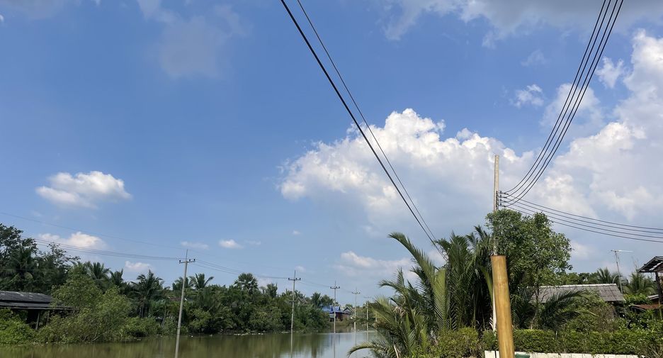 For sale 30 bedrooms hotel in Mueang Samut Songkhram, Samut Songkhram