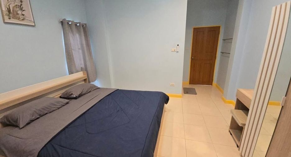 Casa en alquiler de 3 habitaciones en Bang Lamung, Chonburi