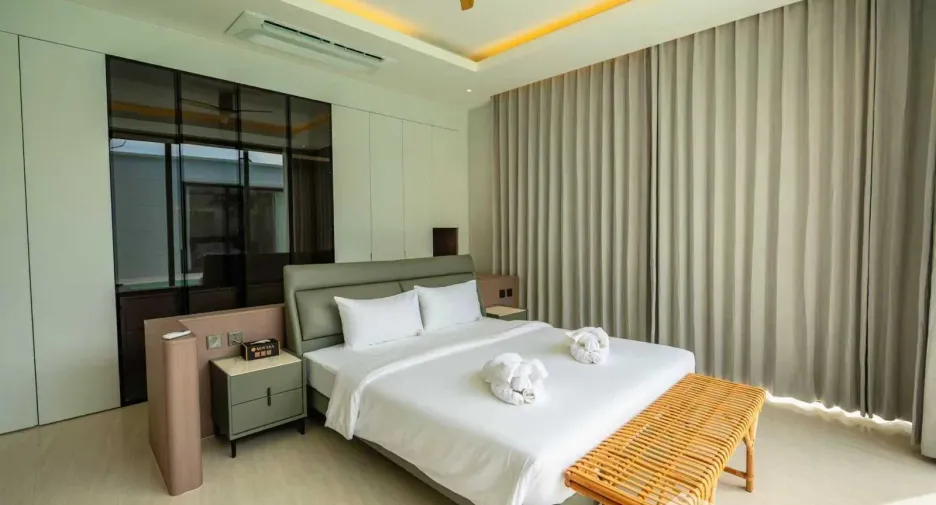 For rent 4 bedrooms villa in Mueang Phuket, Phuket