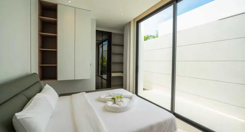 For rent 4 bedrooms villa in Mueang Phuket, Phuket