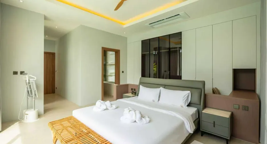 For rent 4 bedrooms villa in Mueang Phuket, Phuket