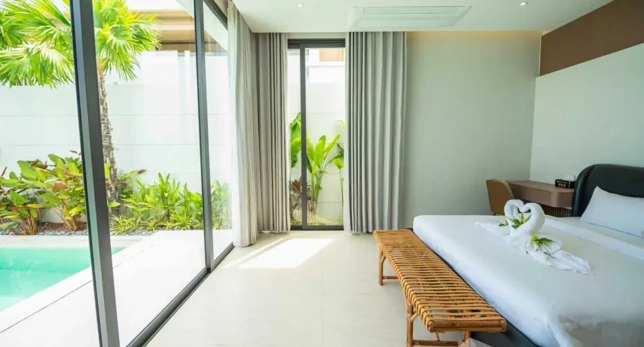For rent 4 bedrooms villa in Mueang Phuket, Phuket