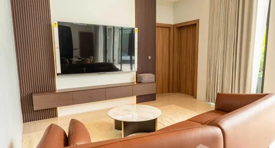 For rent 4 bedrooms villa in Mueang Phuket, Phuket