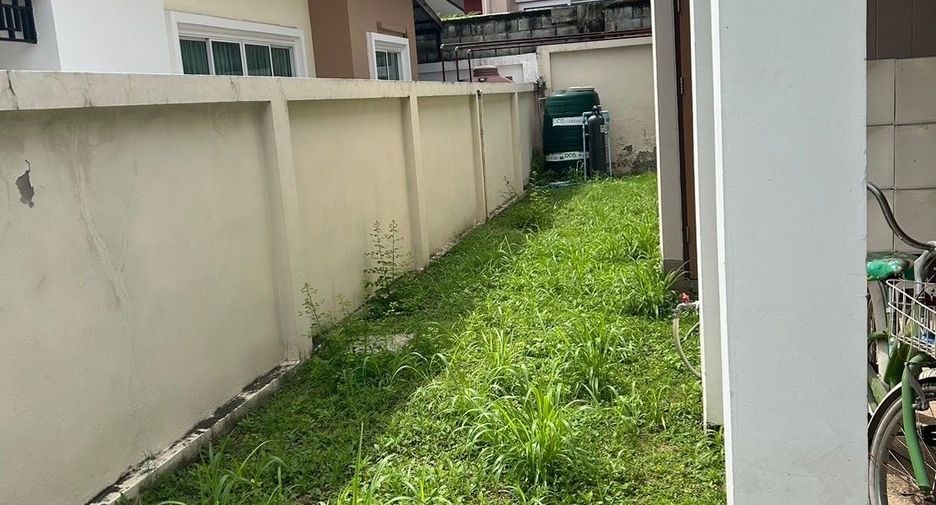 À vendre 3 chambres maison à Si Racha, Chonburi
