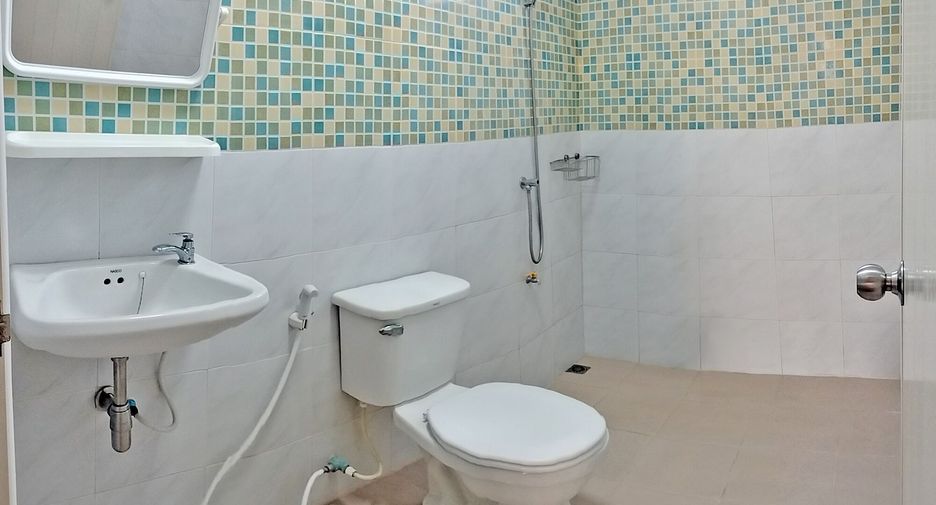 For sale 3 bedrooms townhouse in Phra Samut Chedi, Samut Prakan
