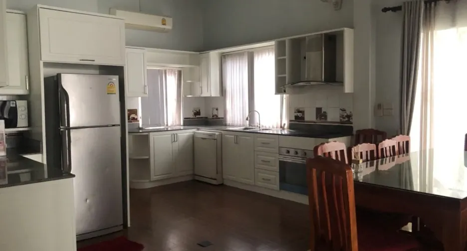 Villa zum Kauf und zur Miete mit 5 Zimmer in Bang Lamung, Chonburi