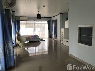 À vendre et à louer 5 chambres villa à Bang Lamung, Chonburi