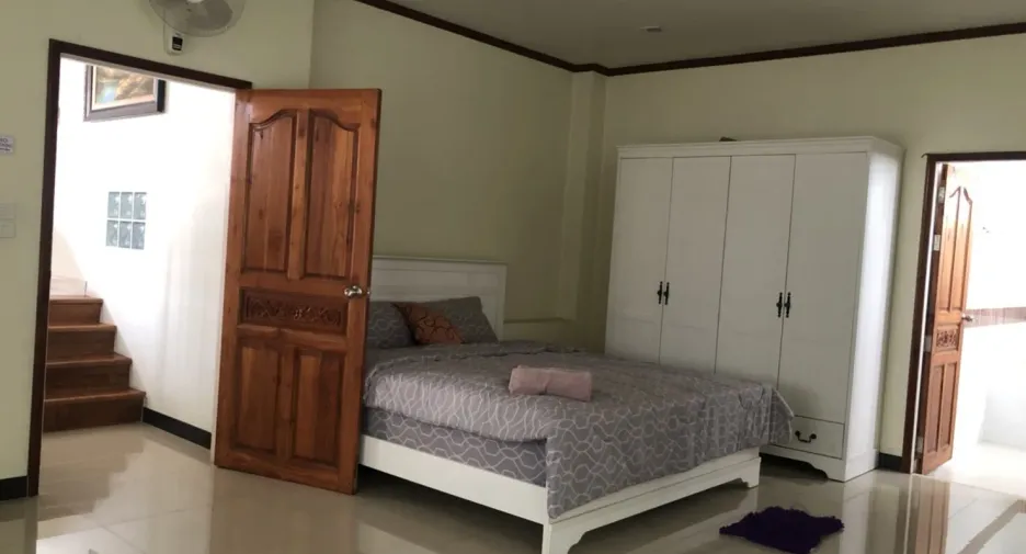 Villa zum Kauf und zur Miete mit 5 Zimmer in Bang Lamung, Chonburi