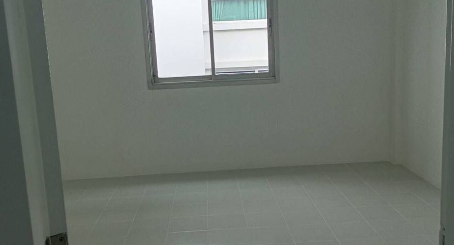 For sale and for rent 4 bedrooms townhouse in Mueang Phuket, Phuket