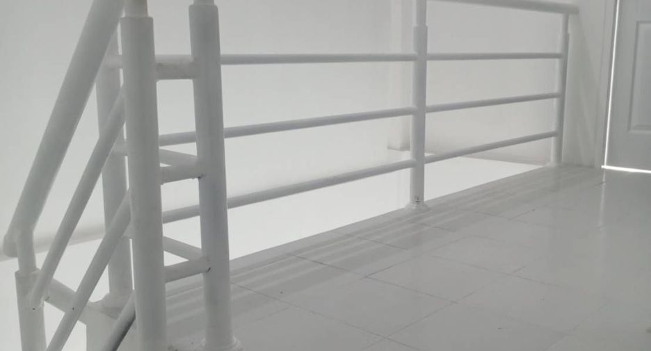 For sale and for rent 4 bedrooms townhouse in Mueang Phuket, Phuket