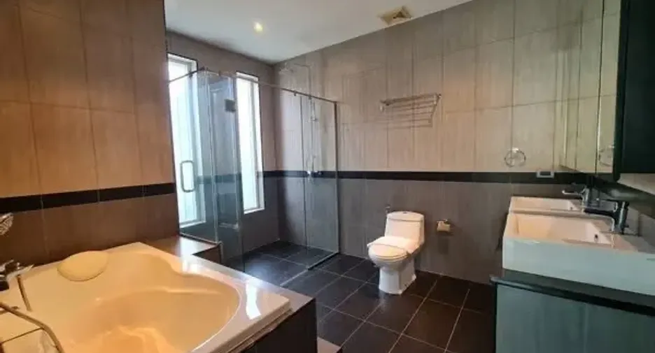 Villa en venta de 4 habitaciones en Bang Lamung, Chonburi