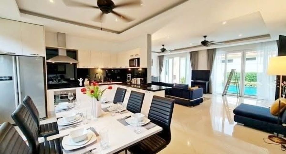 Villa en venta de 4 habitaciones en Bang Lamung, Chonburi
