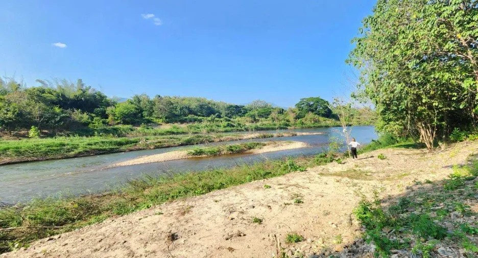 出售 土地 在 Thoen, Lampang