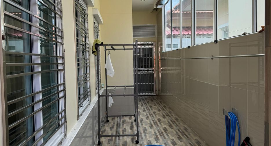 Haus zum Kauf mit 5 Zimmer in Mueang Phuket, Phuket