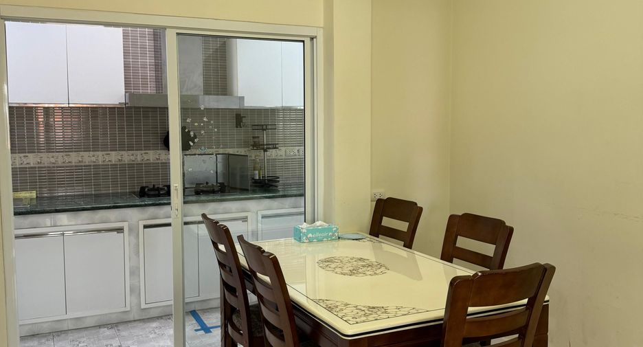 Haus zum Kauf mit 5 Zimmer in Mueang Phuket, Phuket