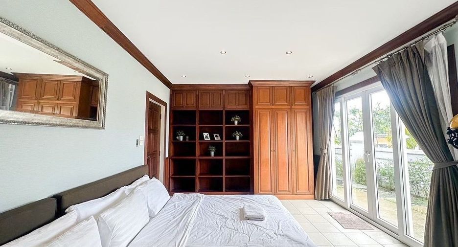 Casa en venta y en alquiler de 5 habitaciones en Bang Lamung, Chonburi