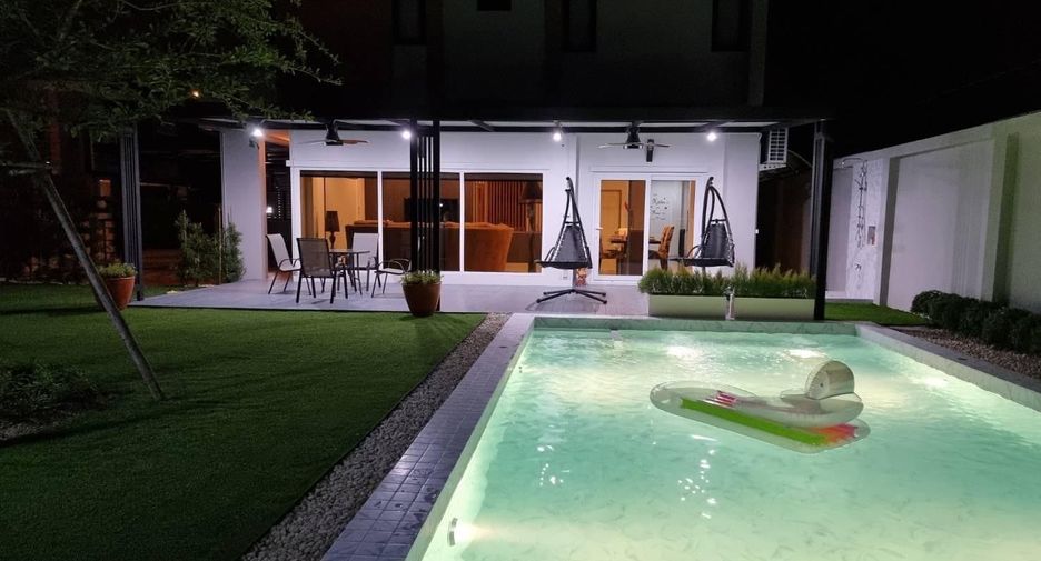 Casa en alquiler de 3 habitaciones en Bang Lamung, Chonburi