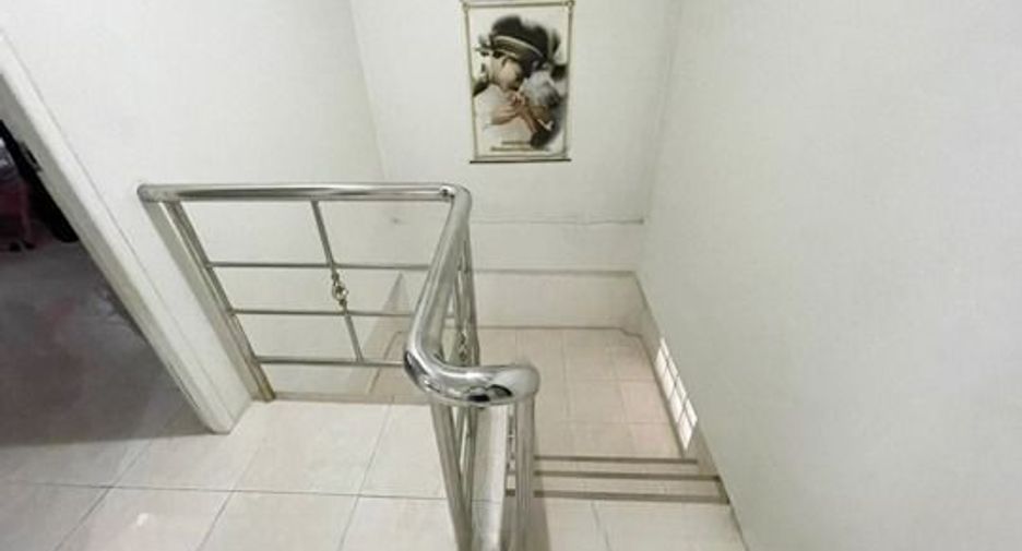 À vendre 3 chambres maison de ville à Mueang Samut Prakan, Samut Prakan