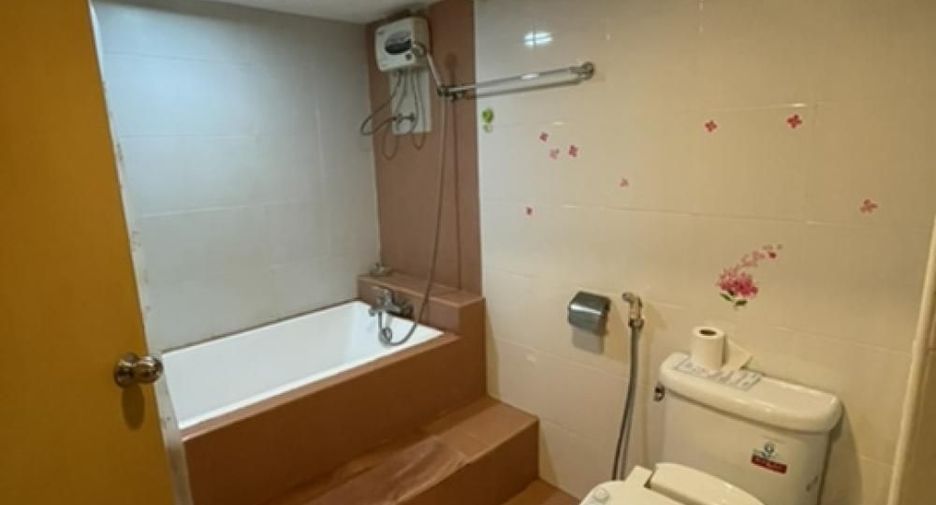 À vendre studio condo à Si Racha, Chonburi