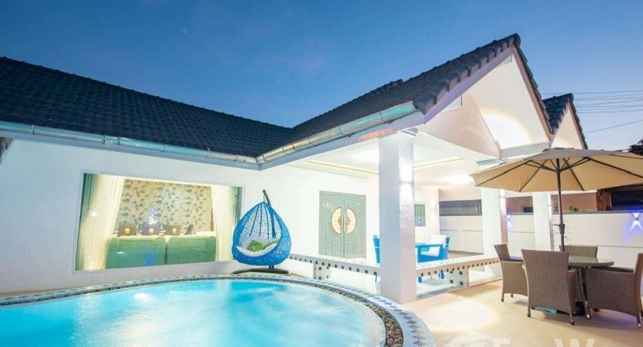 For rent 4 bedrooms villa in Bang Lamung, Chonburi