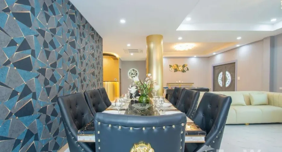 For rent 4 bedrooms villa in Bang Lamung, Chonburi